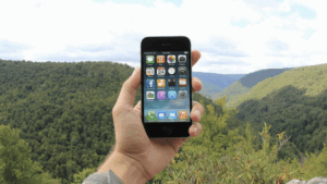 Your Old Phone Works Fine, and That's Apparently an Economic Problem