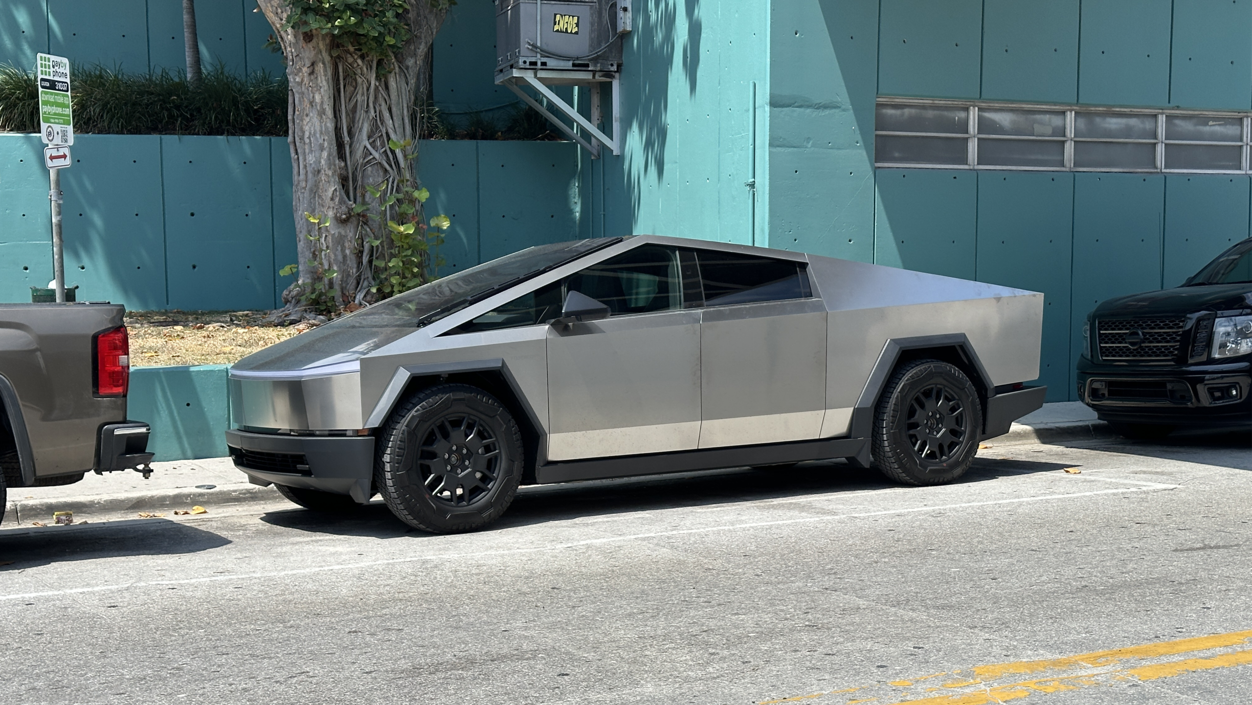 Cybertruck is the Only Pickup With Supervised Self-Driving “That Works Anywhere,” Tesla Says as FSD v14.3 Rolls Out