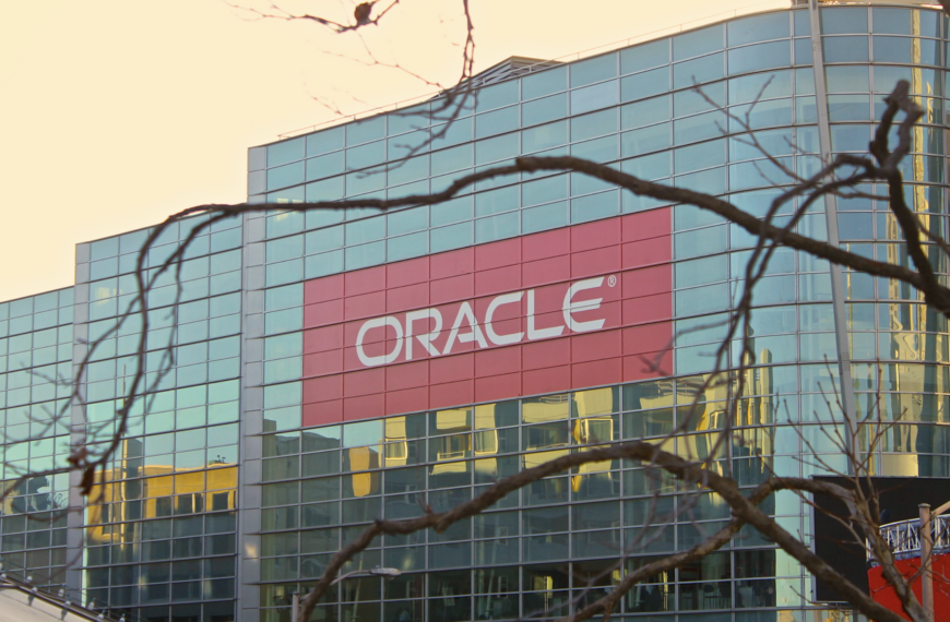 Oracle Reportedly Laid Off 20,000–30,000 Employees With a Single 6 AM Email